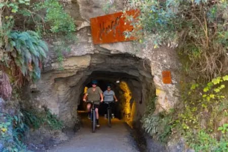Areund-the-basin-Hugo-Loopjpg | Must Do New Zealand
